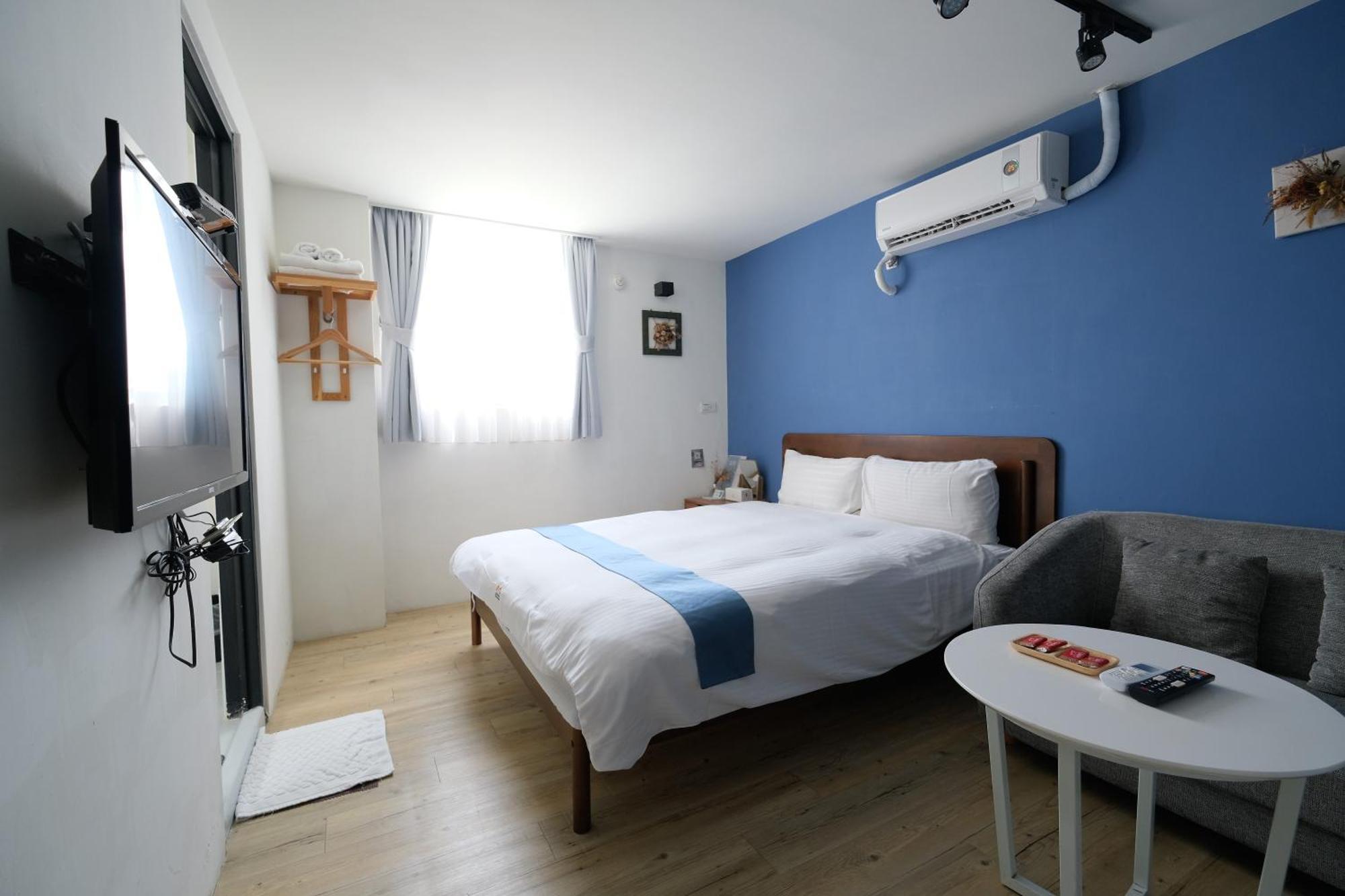 Mulan Light Inn Тайнан Екстериор снимка
