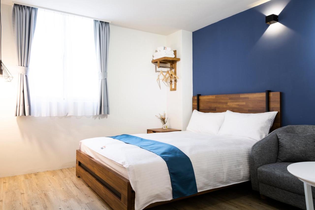 Mulan Light Inn Тайнан Екстериор снимка